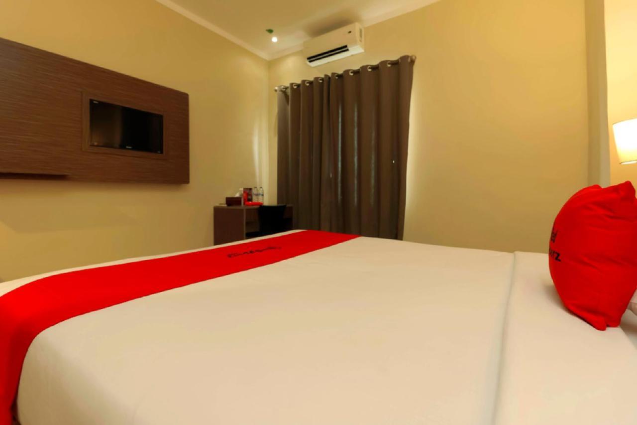 Reddoorz Plus Near Pantai Losari Makasar Exteriér fotografie